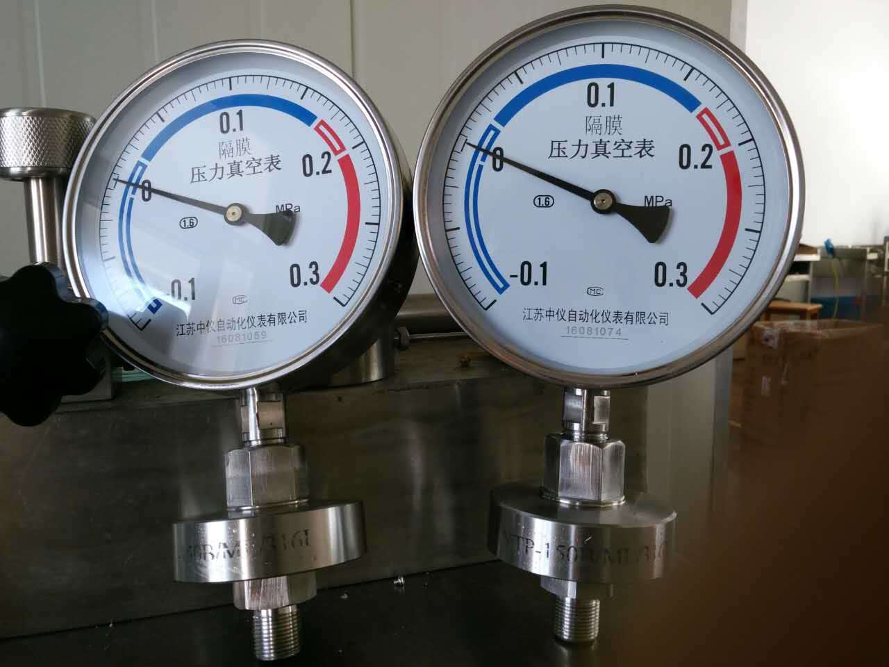 膜片壓(ya)力表選擇(zé)時要注意(yì)什麽